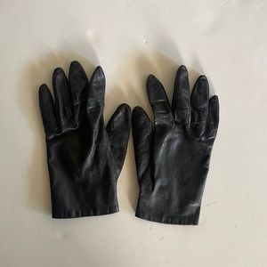 LEATHER GLOVES